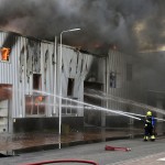 20160427-18u09 GB 010 Zeer grote brand Industriestraat